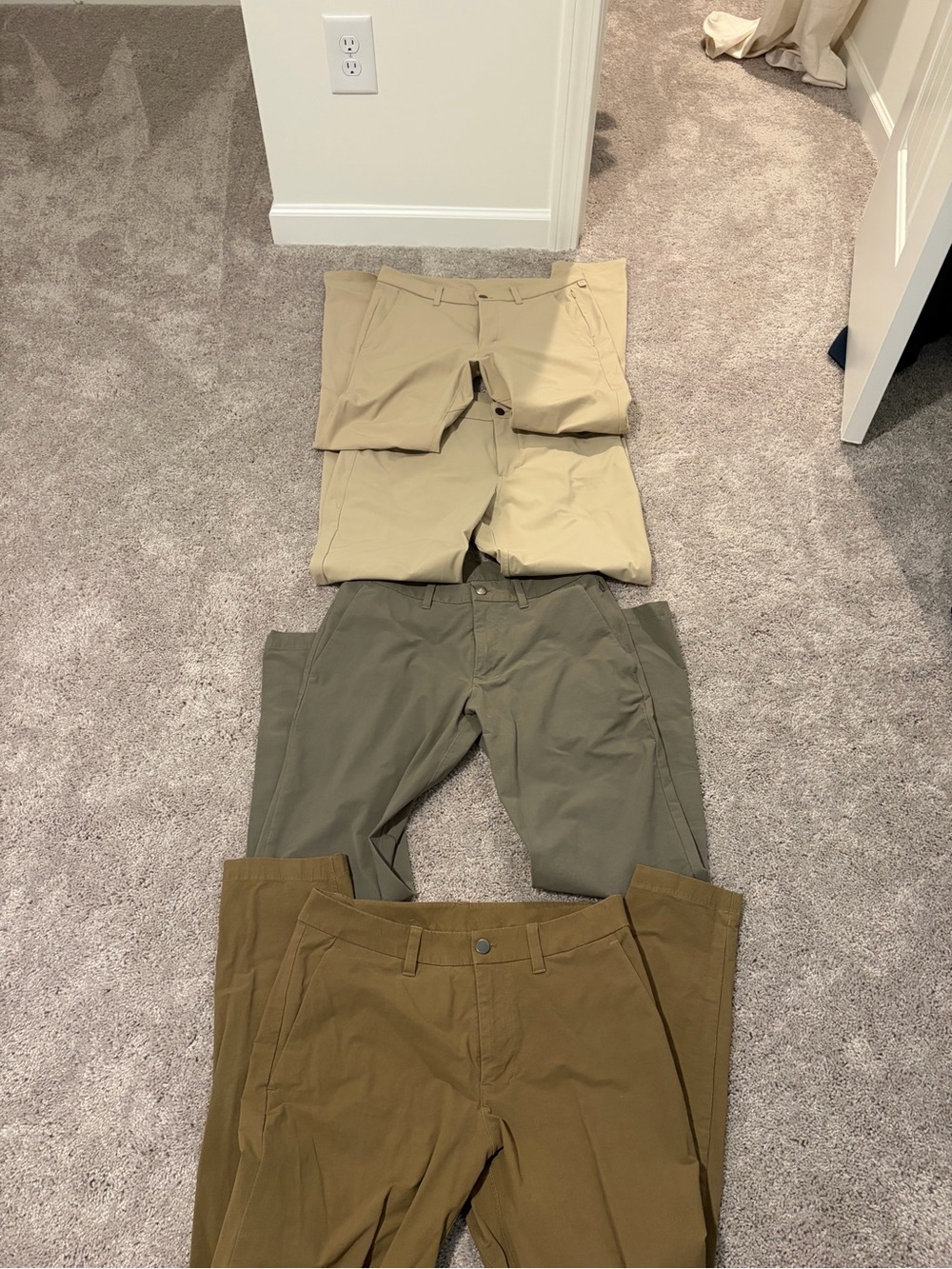 Men’s lululemon dress pants. 30x30 set of 4. Excellent condition.